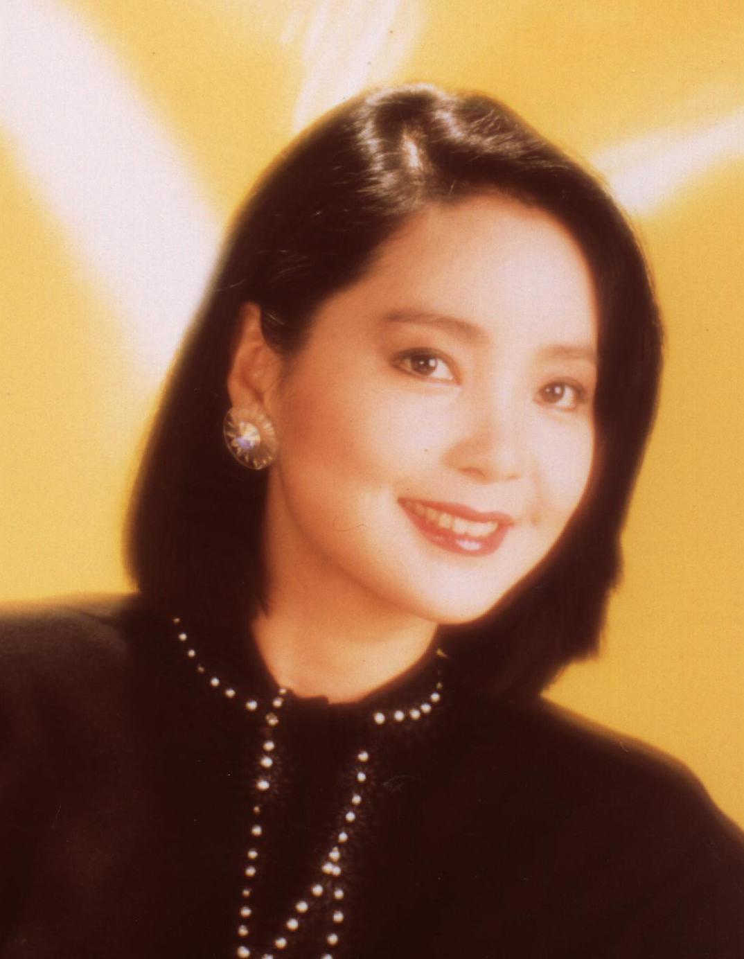 邓丽君逝世30周年怀念盛典将于5月8日在台湾省新北市金宝山筠园举办 未发表遗作《情歌最爱夜雾时》6月问世
