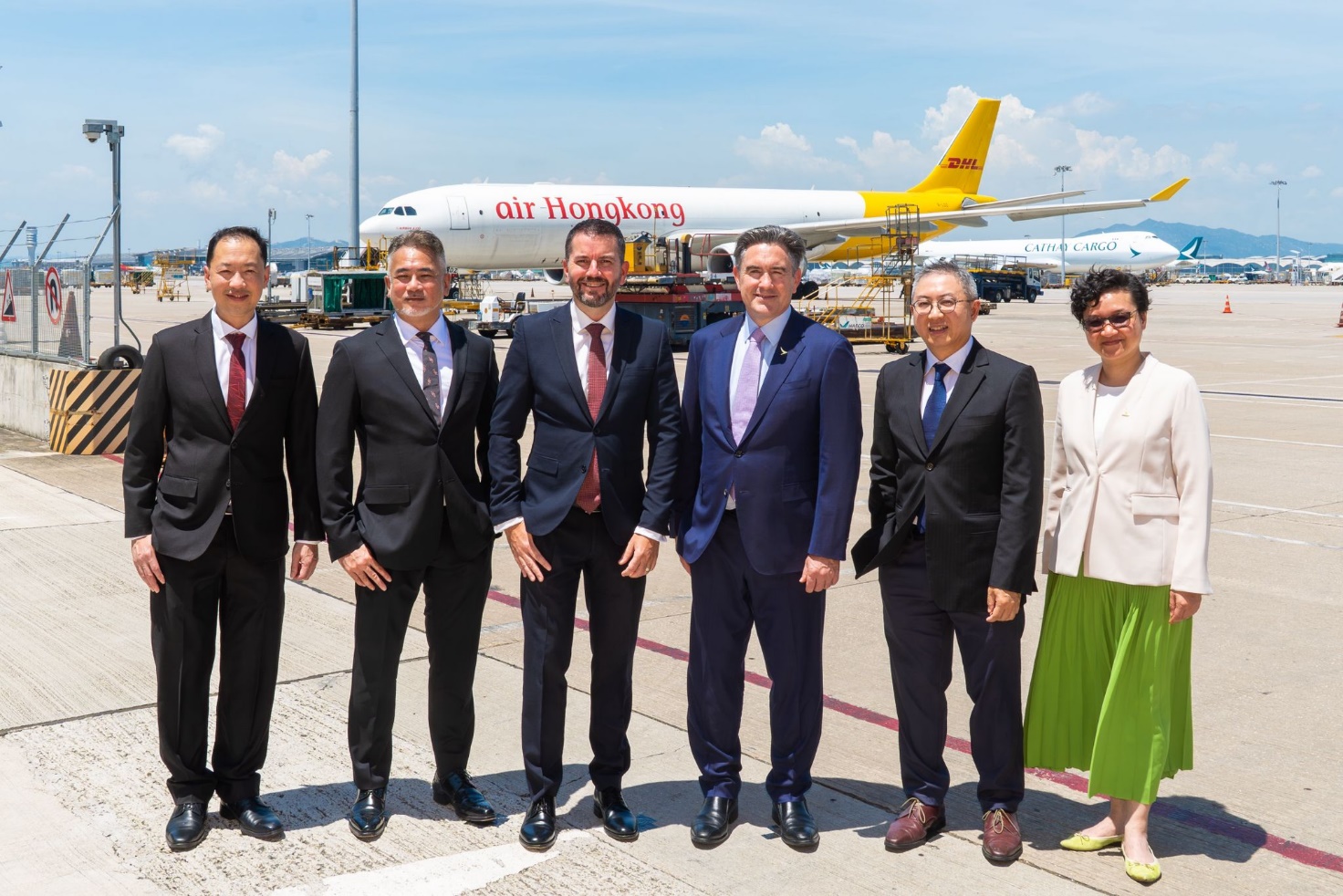 DHL Express与国泰集团签订新协议 推动可持续航空燃油于亚洲的生产与应用