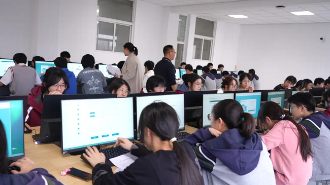 高考报名季，诚迈科技信创电脑以高性能护航学子梦想