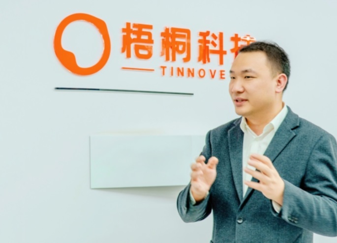 以“听”破局：AI大模型驱动汽车产业智能化升级