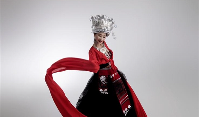 狮龙古脉，马奔新章——夏冰总导演彭水踩花山风华录